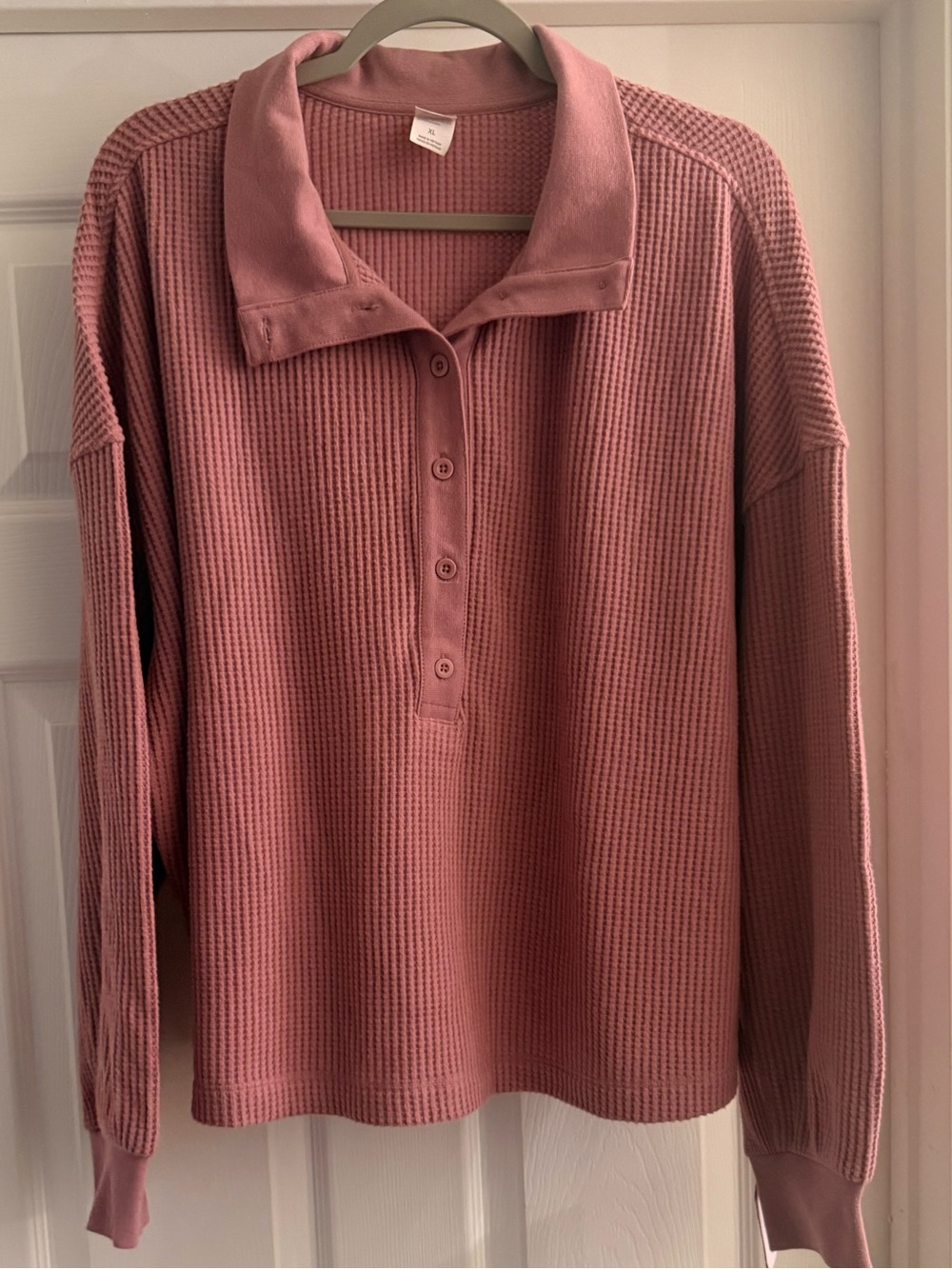 Auden Waffle-Knit Henley Pullover in Dusty Rose